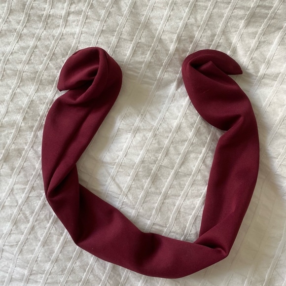 NWOT Twist Headband (maroon) - Picture 3 of 4